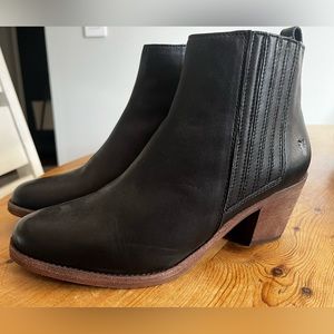 Frye Women’s Alton Chelsea size 7.5